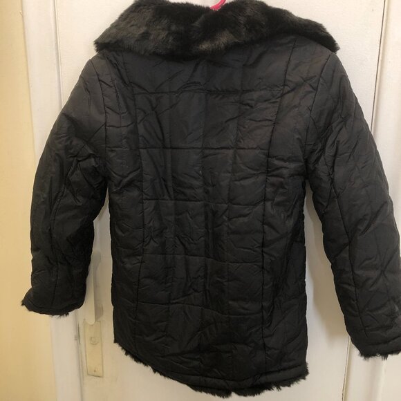 Black reversible jacket - Waterproof fabric - reverses to faux fur. - Picture 5 of 7